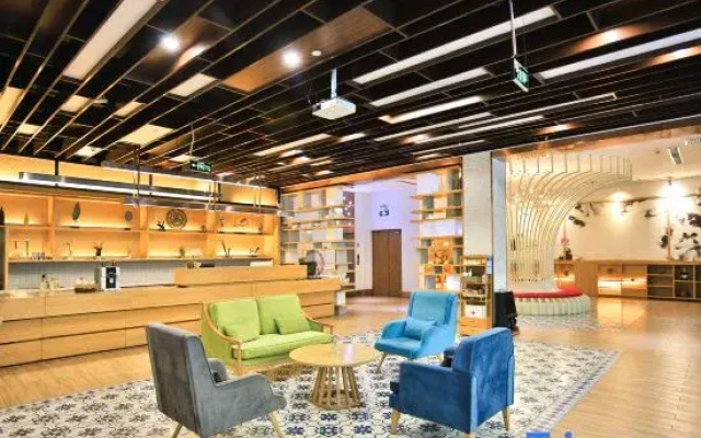 Huase Hotel