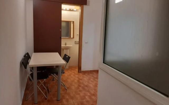 Interior Central El Born 12