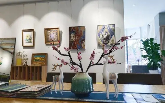 Twenty Rooms Art Hotel