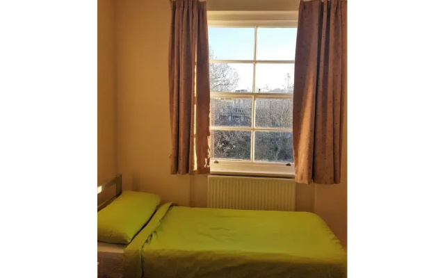 Bowden Court - Hostel