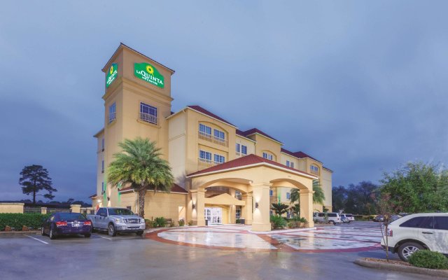 La Quinta Inn & Suites by Wyndham Houston Bush Intl Airpt E in Humble, United States of America from 102$, photos, reviews - zenhotels.com hotel front