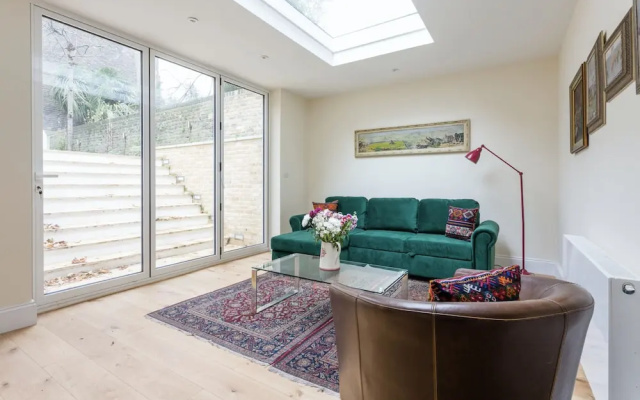 Marloes Road Lux 2 Bedrooms Apartment
