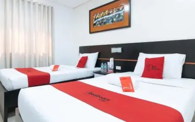 RedDoorz Plus Park-Lay Suites Kidapawan City