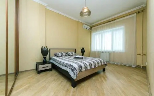 Apartment on Khreshchatyk