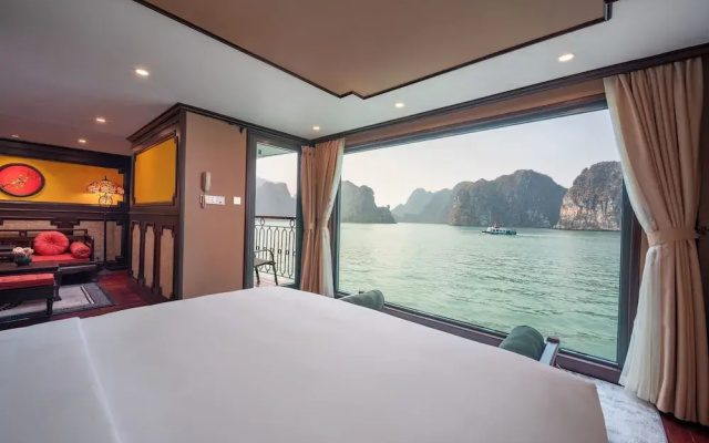 Indochine Grand Lan Ha Bay