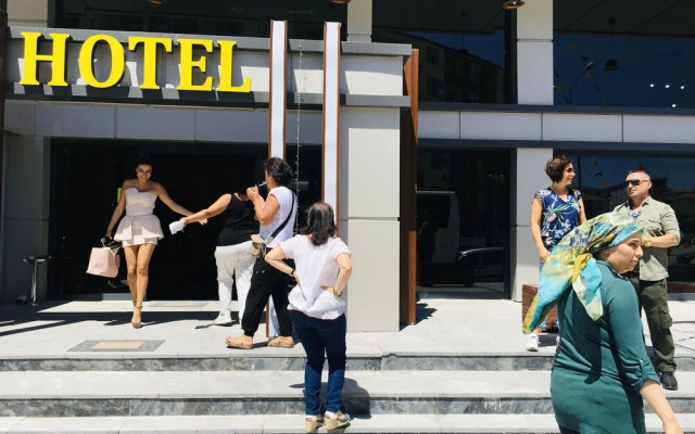 Ri̇se Sui̇t Otel