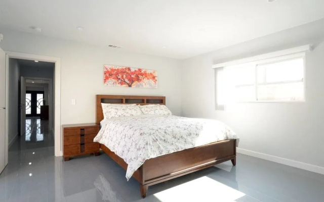 Bright Spacious Family House Near Universal Studios