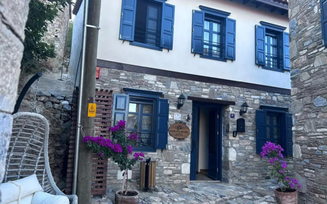 Domatia Stone Hotel