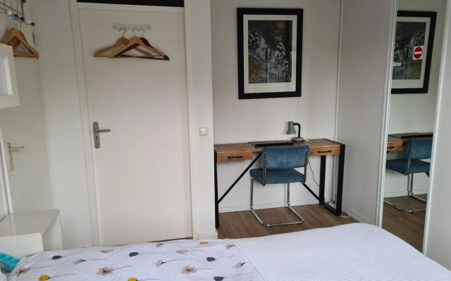 Royale en schone accommodatie met dakterras
