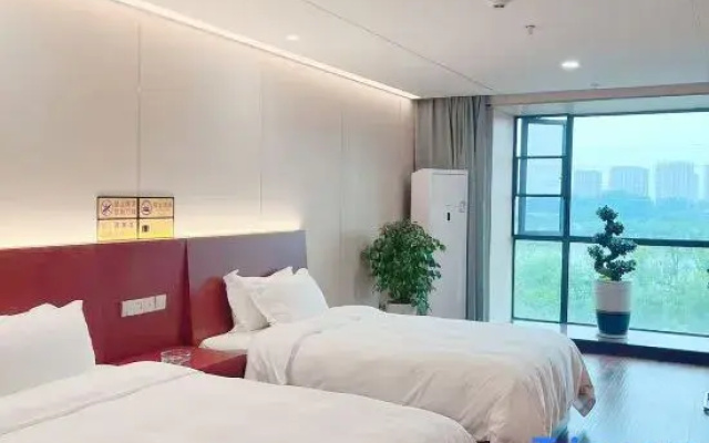 Zhichu Hotel