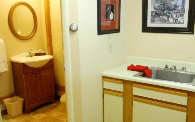 Vinehurst Inn And Suites