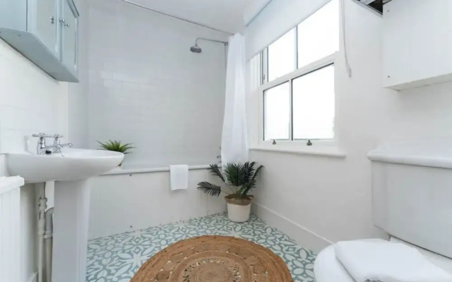 Host Stay Centurion House