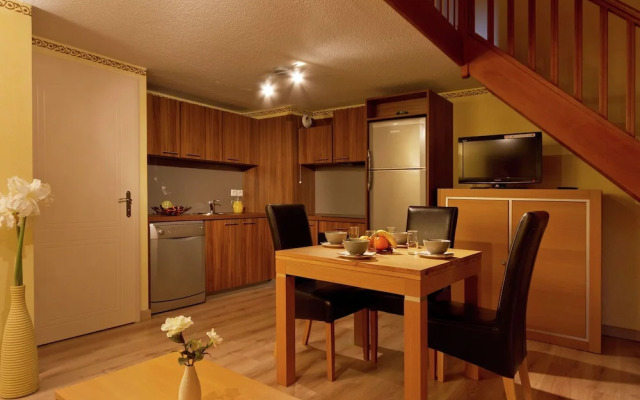 Chalet in Isola Near Ski Slopes