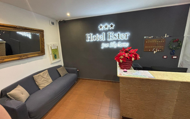 Hotel Ester