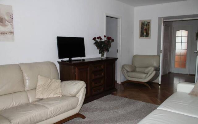 Апартаменты Yakub Kolas Square Apartments Минск комната для гостей