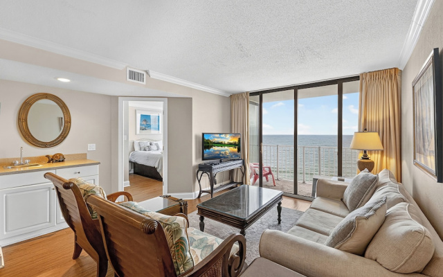 Sands Beach Club 820