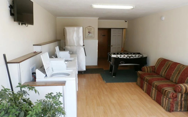 Travelier Motel