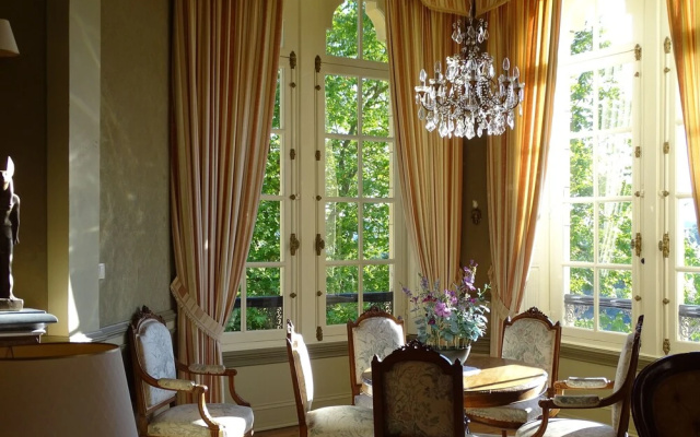 Vineyards and Valleys: A French Hide-in