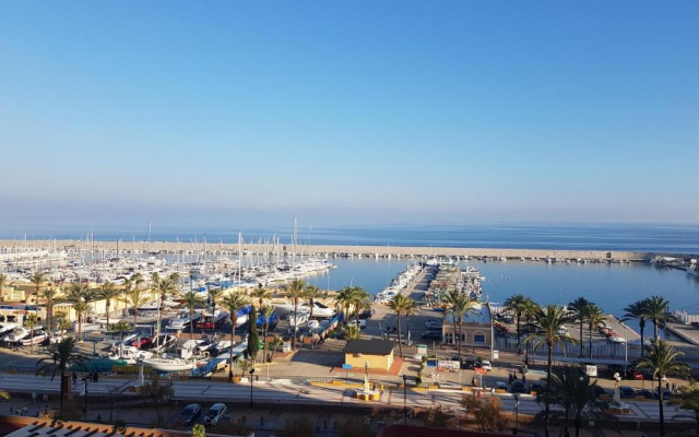 NEW! Seafront luxury studio in Las Palmeras hotel