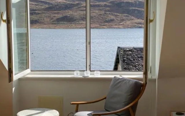 Tighnabruaich Duplex Apartment - Sea Views