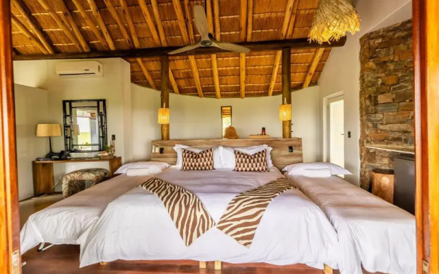 Buffalo Ridge Safari Lodge