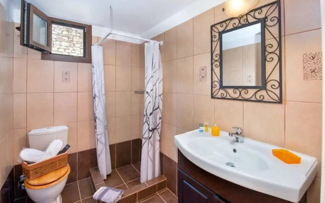 Kirki s Cozy Getaway - Paxoi Getaway w Jacuzzi