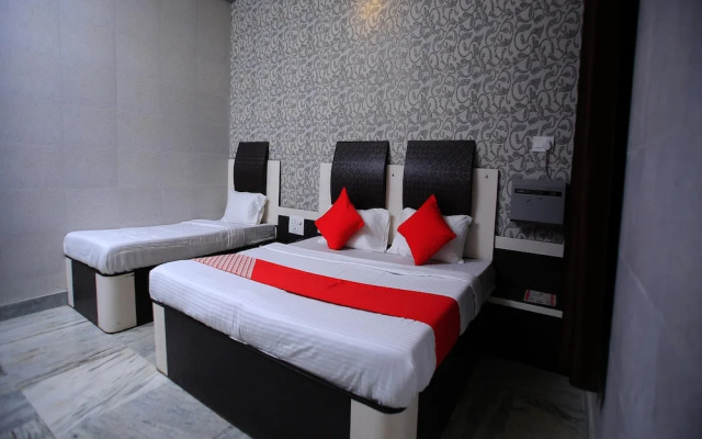OYO 12842 Hotel Sumit Lodge