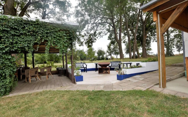 Spacious Apartment in Boddin near Baltic Sea
