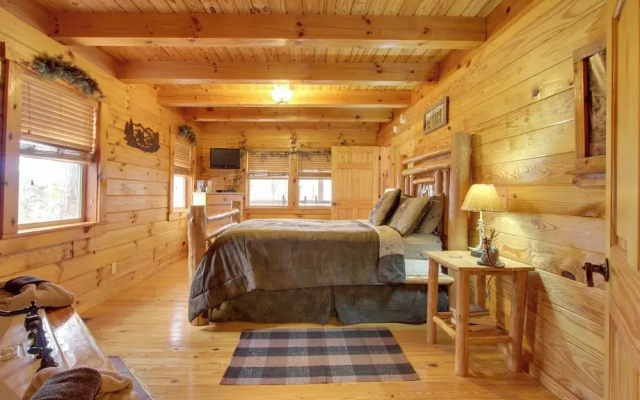 Secluded Smoky Mountain Cabin w/ Wraparound Deck!