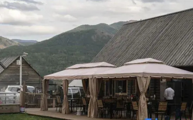 Zai Shan Jian Ye Homestay (Kanas Scenic Area)
