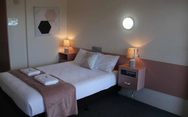 Caloundra Suncourt Motel