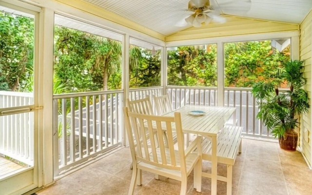 Bird Of Paradise 4 Bedroom Home by RedAwning