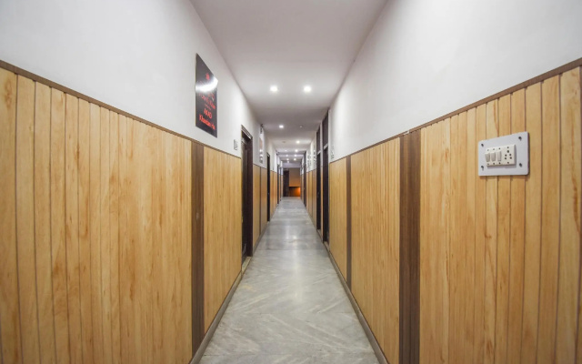 OYO 75478 Tshool Budget Motel