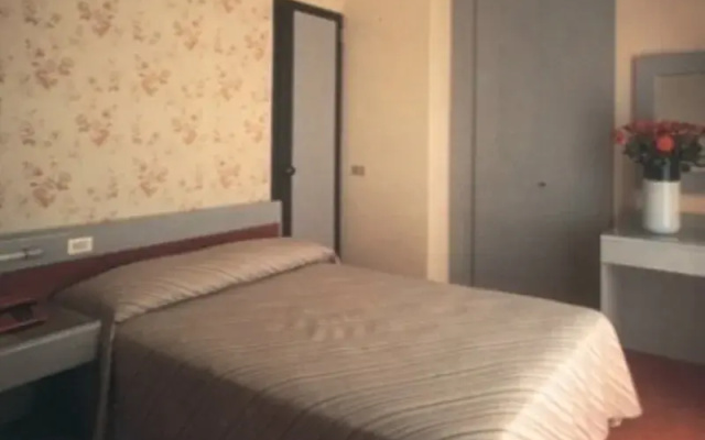 Club Hotel