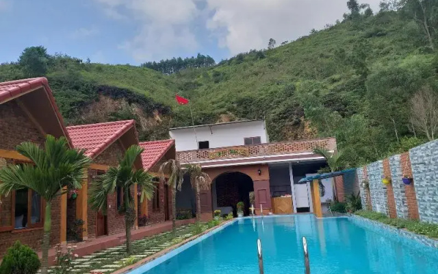 Phong Nha Hillside View Bungalow