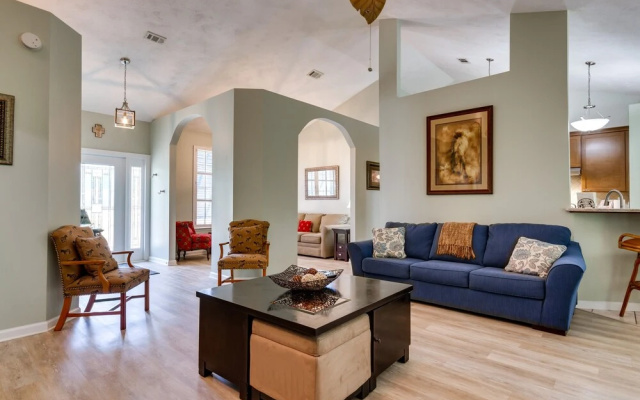 4 Mi to Beach: Navarre Retreat w/ Screened Porch!
