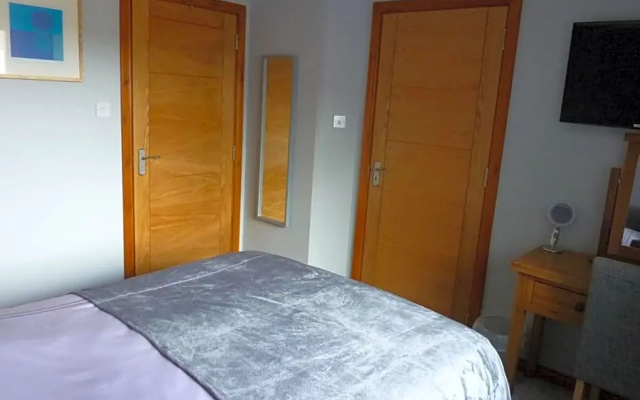 Inverness. Private double room with en suite. Room only.