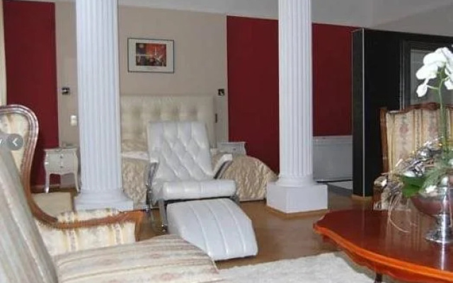 Rex Clinic Hotel