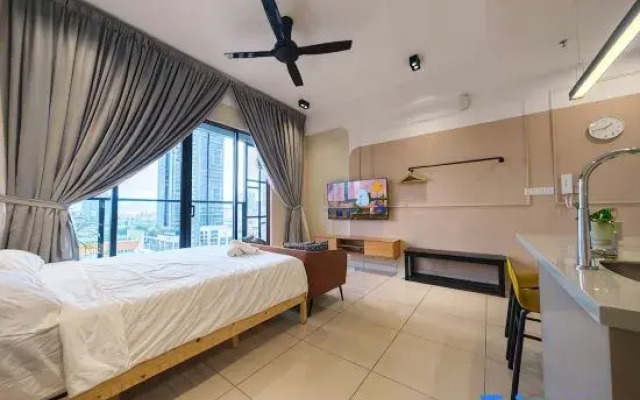 TRION POOL & KL City View The 110 Family Suite