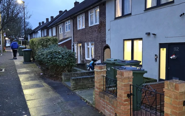 1 Bed Flat - Sleeps 2 - Parking - Garden