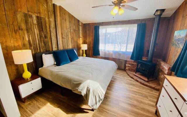 A-Lodge Lyons