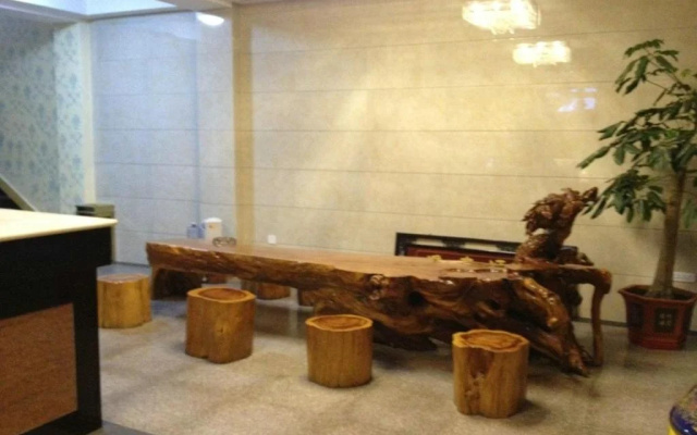 Baoshan Huarong Inn