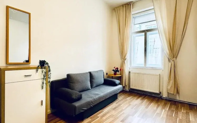 Modern Studio Close to Stadthalle