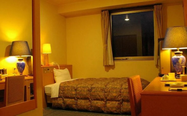 Riverside Hotel (Gojo)