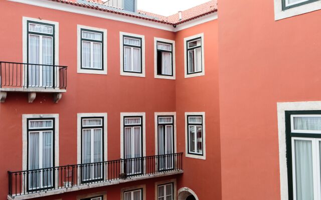 Отель Lisbon Sao Bento Лиссабон вид на фасад