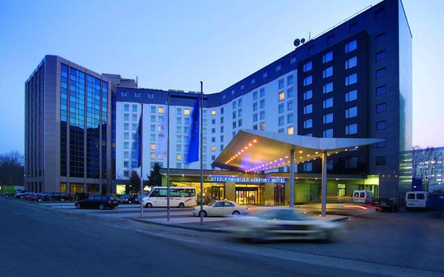 Steigenberger Airport Hotel вид на фасад