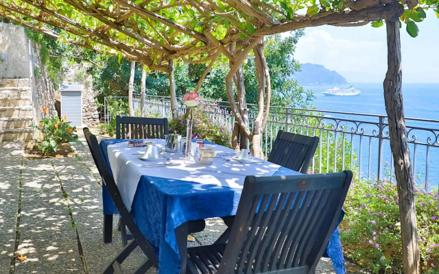 Luxury room with sea view in Amalfi ID 3938