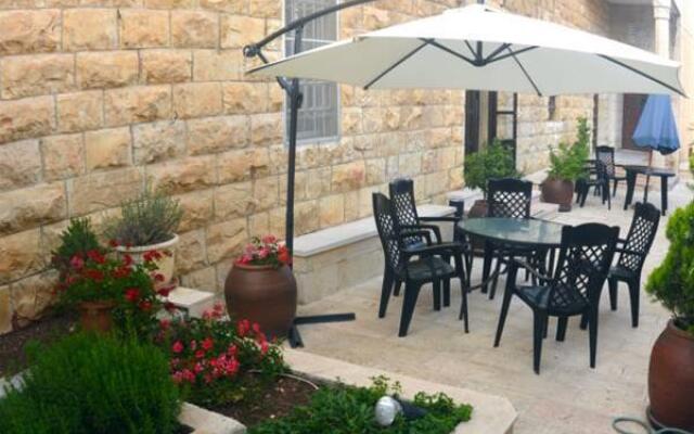 St. Thomas Home Израиль, Иерусалим - отзывы, цены и фото номеров - забронировать отель St. Thomas Home онлайн