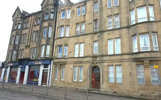 Flat in Glasgow,close to all Local Amenities,
