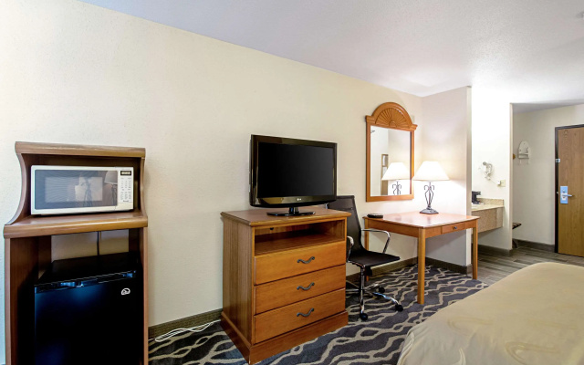Quality Inn Huron